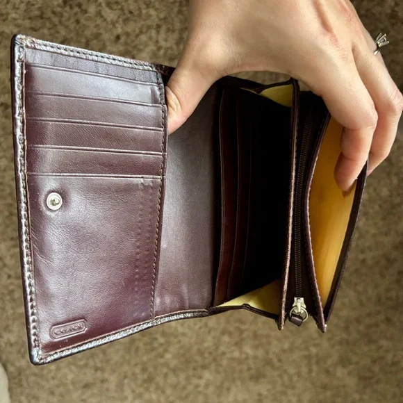 Coach Heritage Stripe Collection Wallet | Brown/Yellow interior - Picture 11 of 11